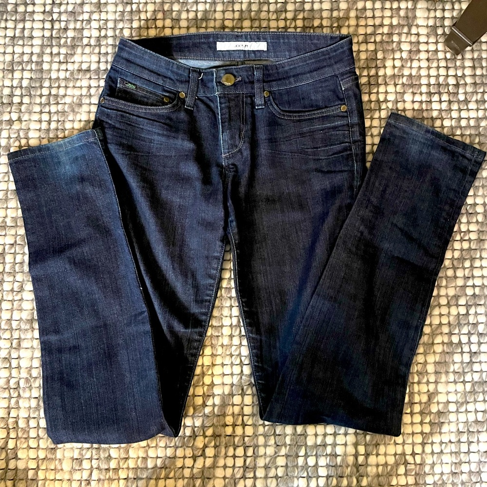 Joe’s jeans Chelsea fit 27